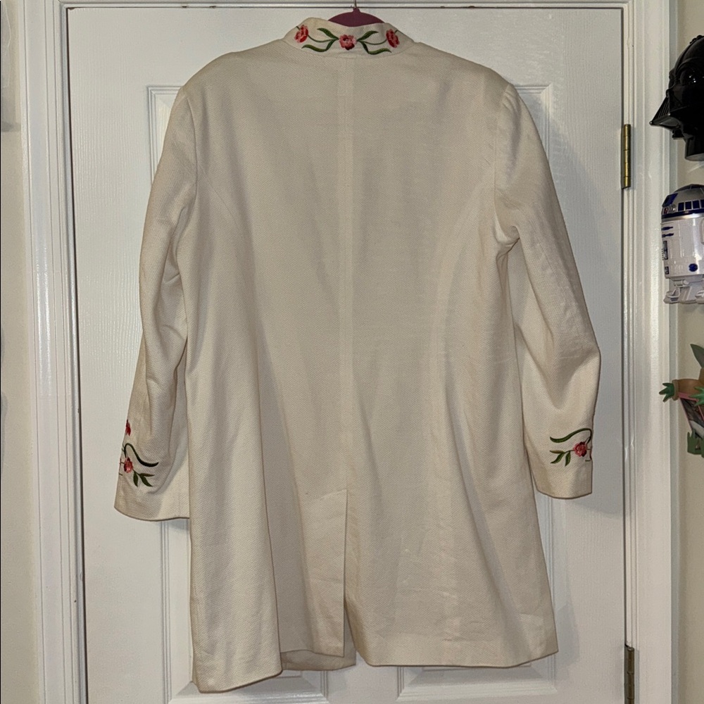 White and Pink Floral Vintage Embroidered Spring Trench Coat - Picture 8 of 9